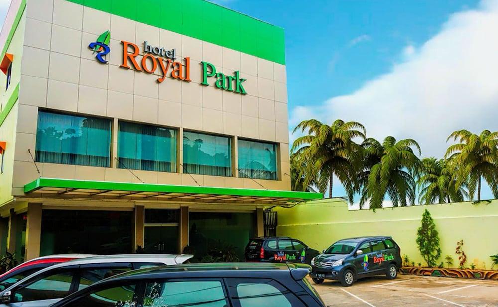 Royal Park Hotel Самаринда Экстерьер фото