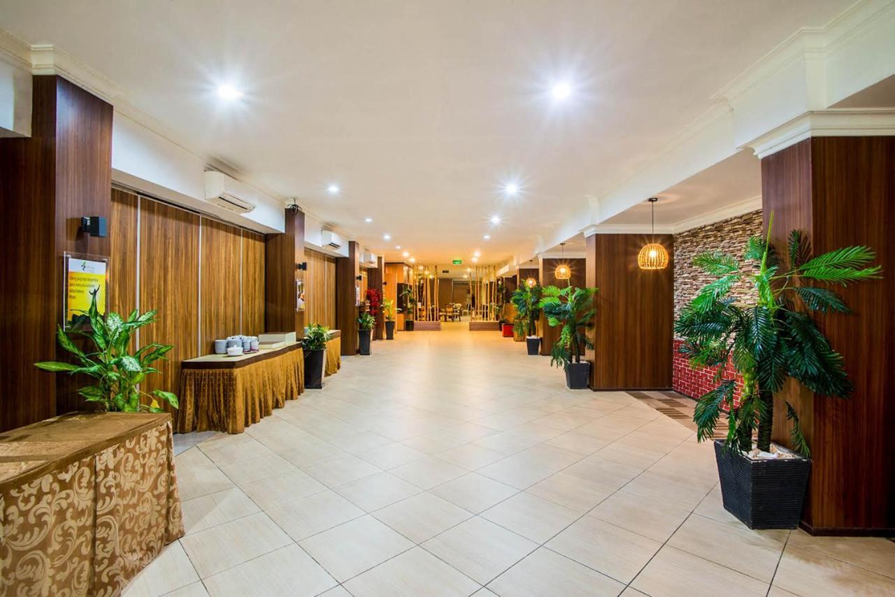 Royal Park Hotel Самаринда Экстерьер фото