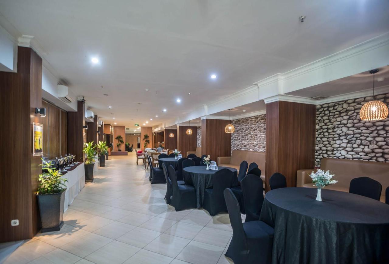 Royal Park Hotel Самаринда Экстерьер фото